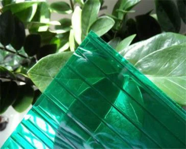 Zöld polikarbonát üreges lap